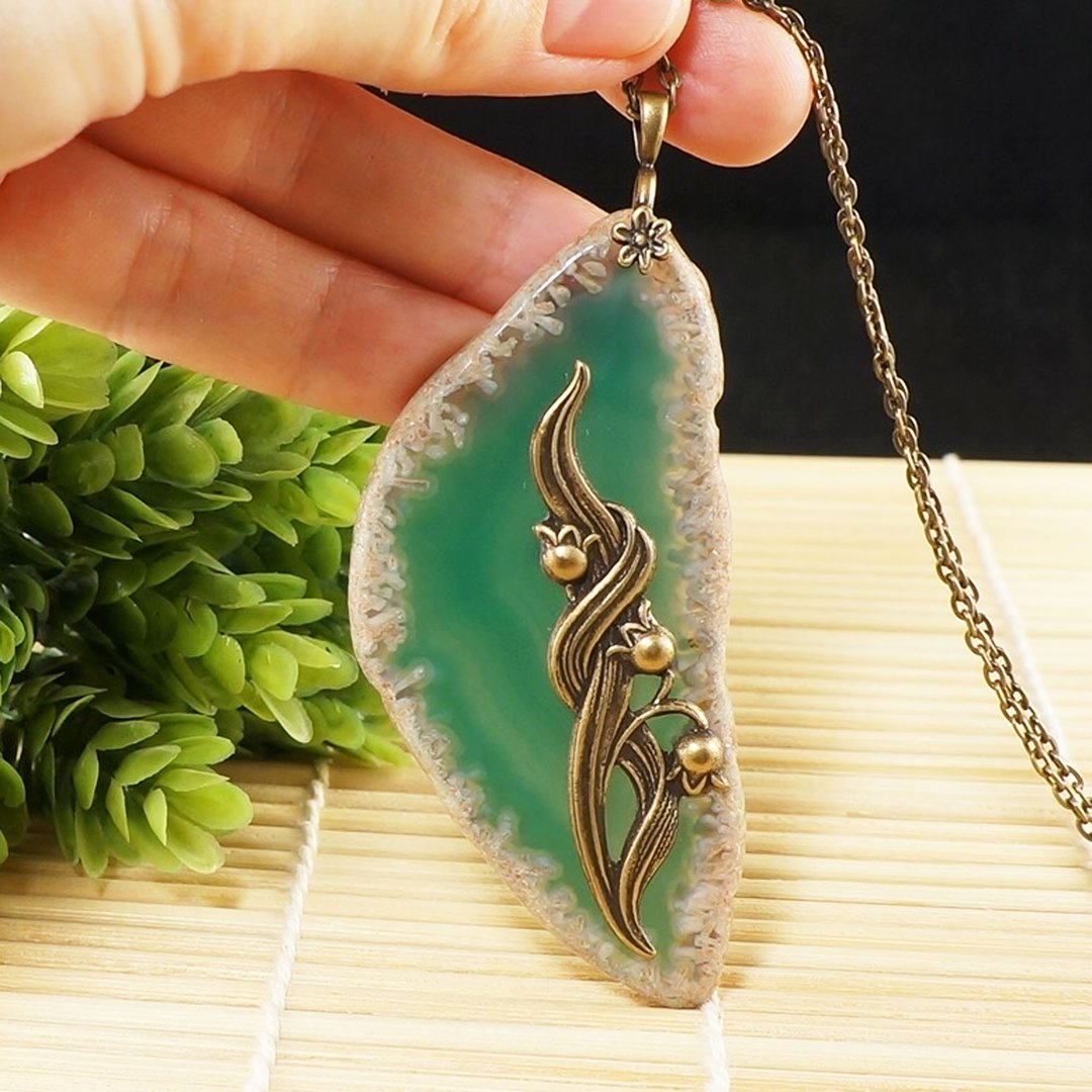 绿玛瑙切片铃兰花黄铜吊坠项链饰品 - 项链 - 半宝石 绿色