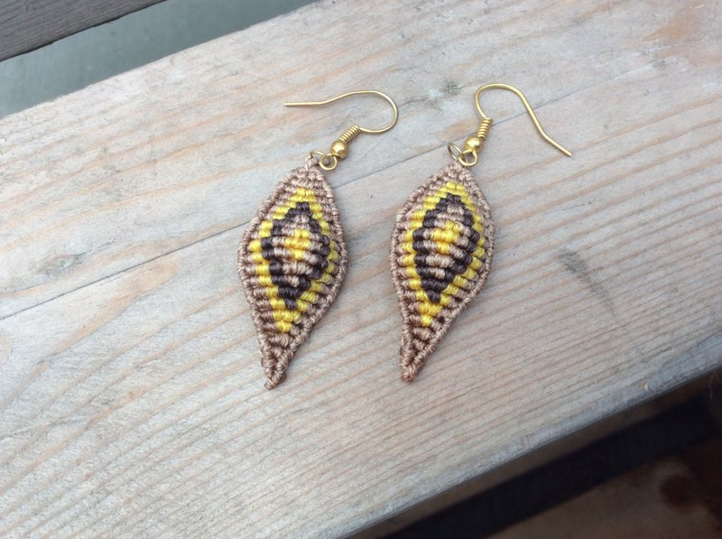 老缠球 恶魔之眼图腾耳环 - 耳环/耳夹 - 其他材质 黄色