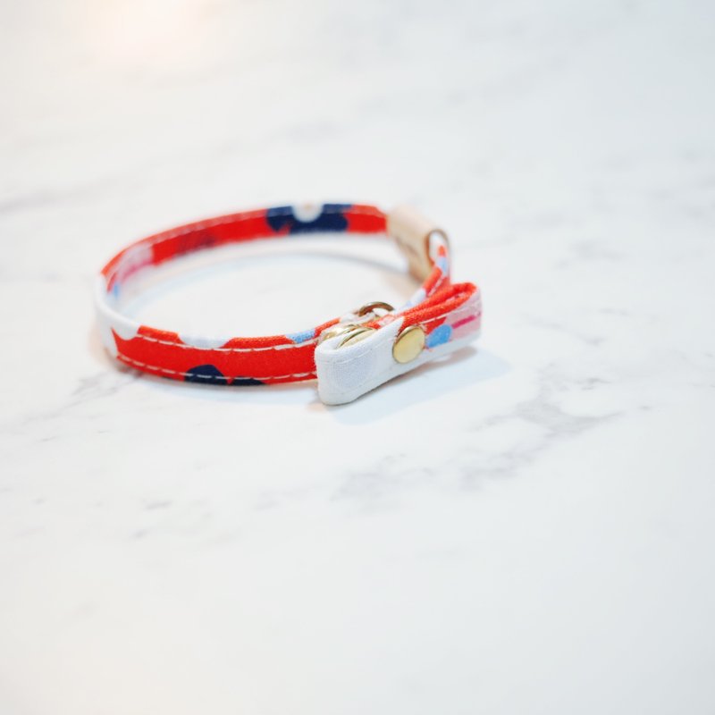 猫 小啾啾项圈 红花与蓝 大正红 可加购吊牌 附铃铛 - 项圈/牵绳 - 棉．麻 红色