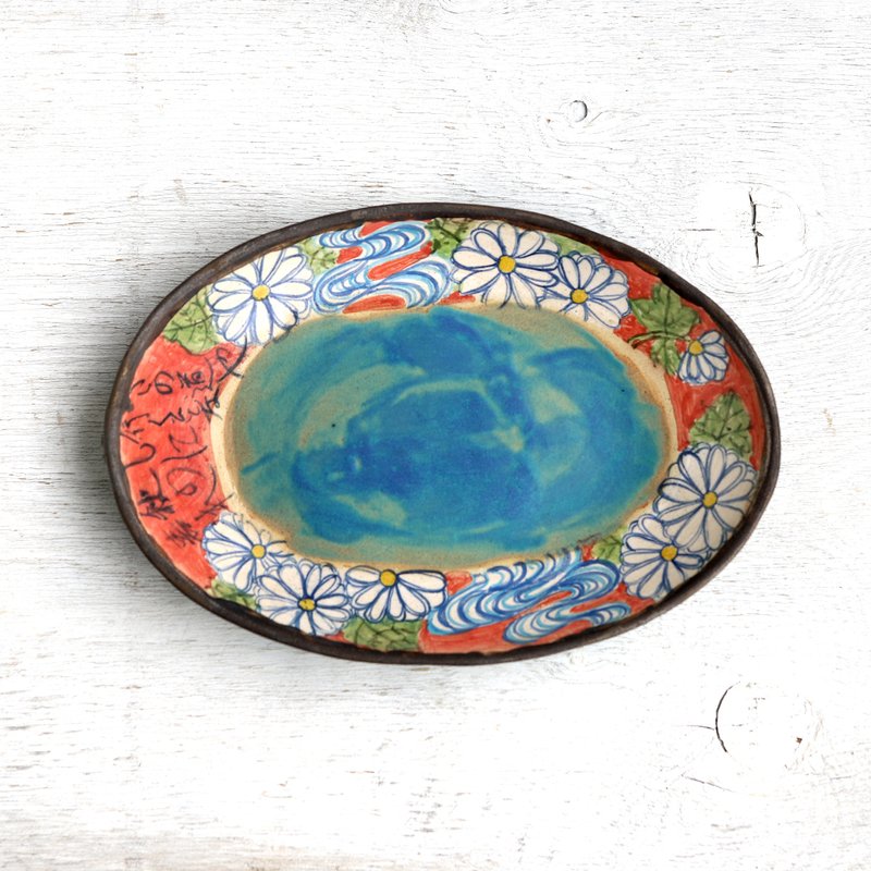Oval plate with chrysanthemum and running water pattern - 盘子/餐盘/盘架 - 陶 多色