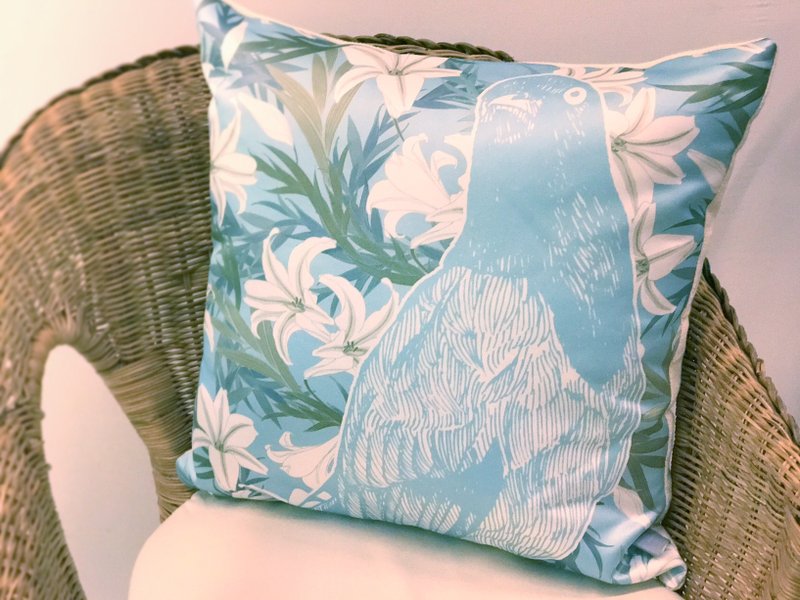 台湾特有种 山林美人抱枕套系列 SUMMER 夏 台湾蓝鹊 台湾野百合 - 枕头/抱枕 - 棉．麻 蓝色