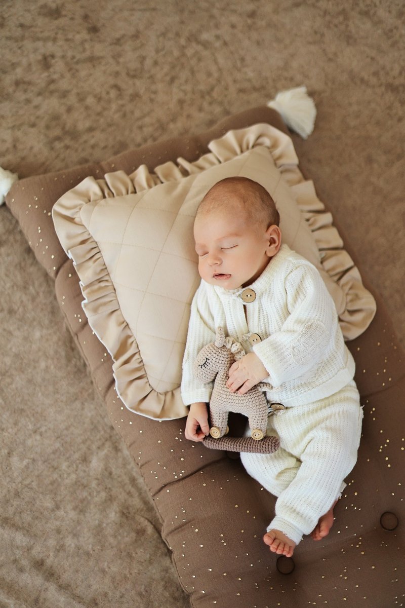 新生儿摄影针织新生儿套装，包含牛奶色毛衣、裤子和帽子 - 婴儿饰品 - 其他材质 白色