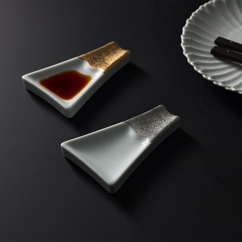 石丸波佐见烧 - 富士融雪豆皿 - 2款任选 - 浅碟/小碟子 - 瓷 多色