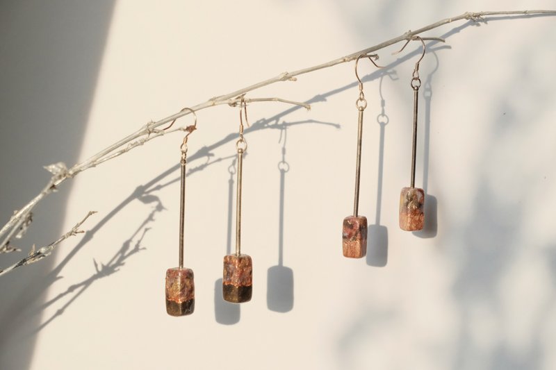 烈火焚身软陶纯银针式垂钓耳环 - 耳环/耳夹 - 陶 咖啡色