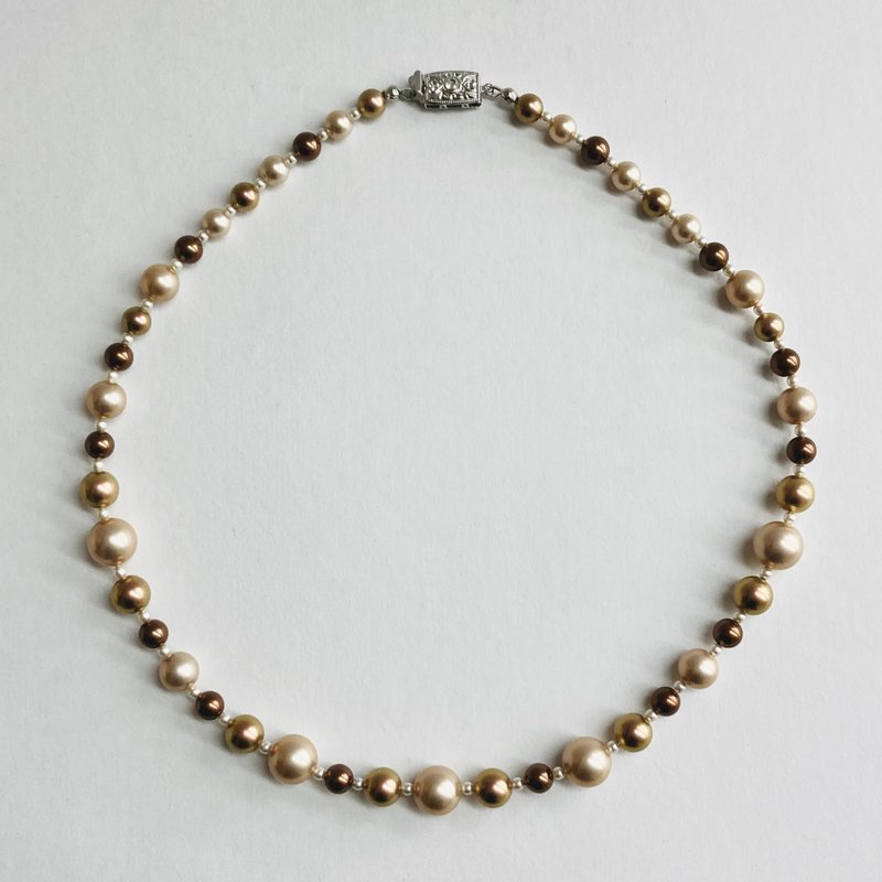 玻璃珍珠混色项链 M / 6x10mm 约 45cm / 摩卡慕斯混色 / R / 日本制造 - 项链 - 玻璃 金色