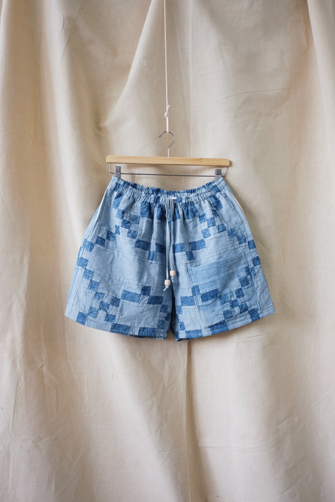 ZAYAN Patchwork Quilt Indigo Short - 女装短裤 - 其他材质 蓝色