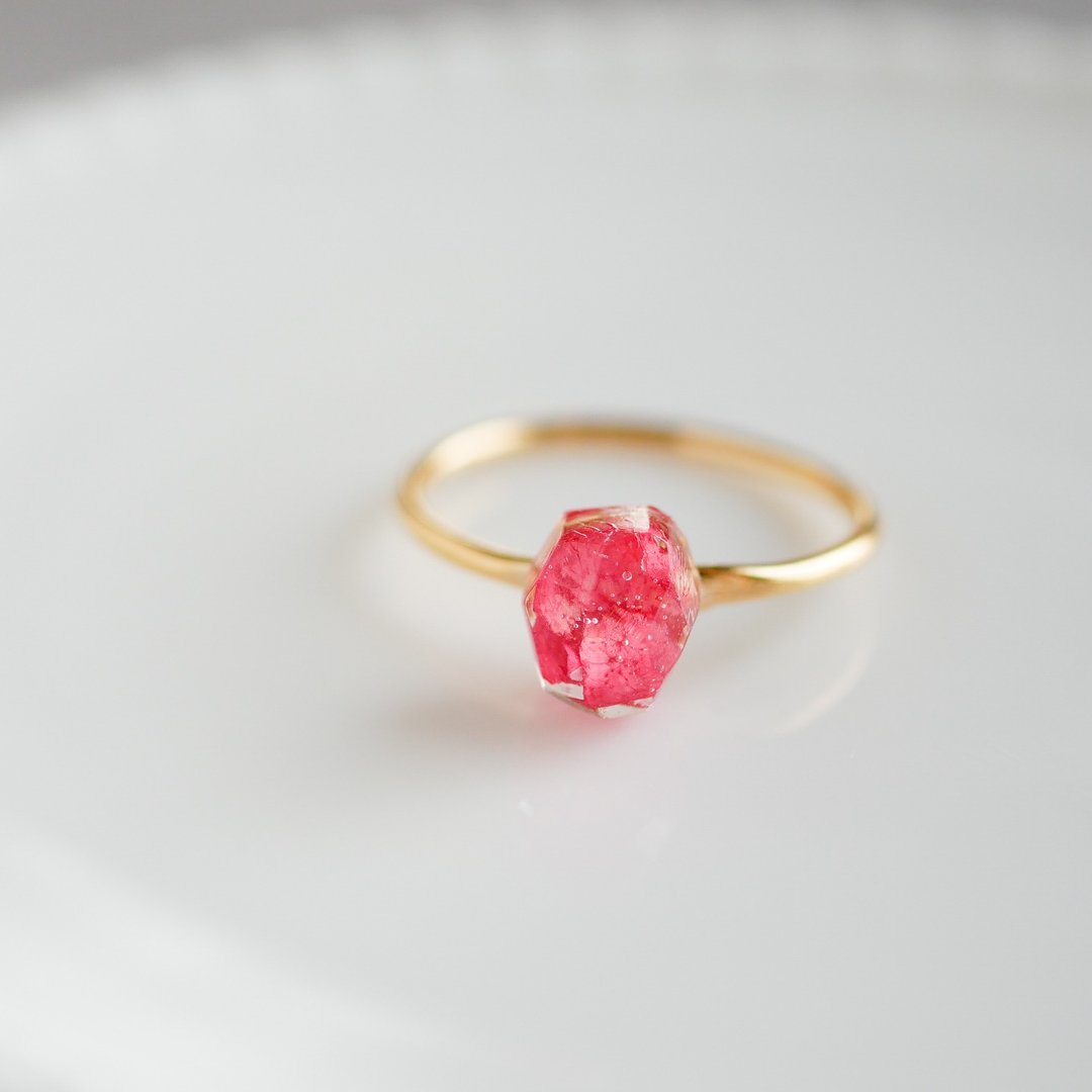Rose petal/botanical ring/size 10 free size - 戒指 - 树脂 红色
