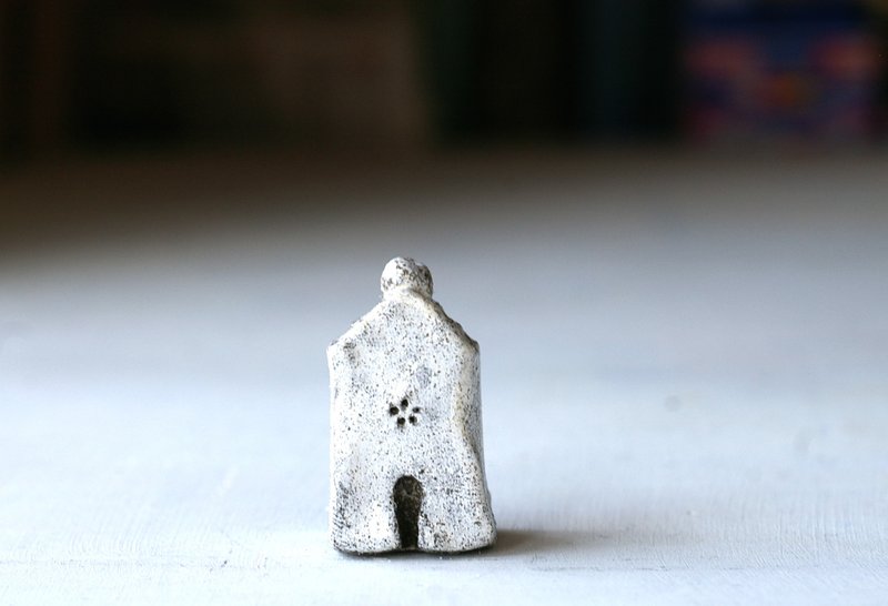 house with a chimney (ring holder) 煙突の小さな家（リングホルダー） - 摆饰 - 其他材质 白色