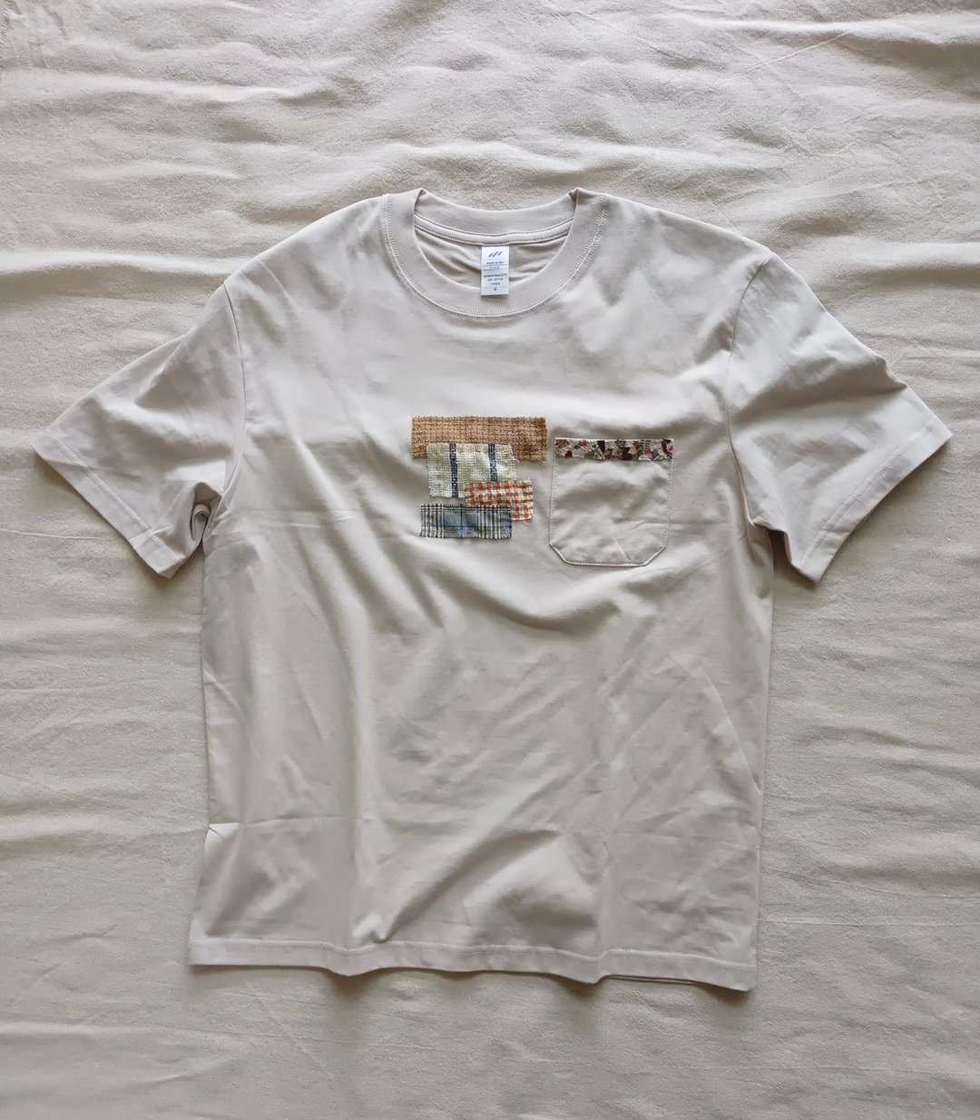 Designer collection 砂石灰 碎布拼图T-shirt - 女装 T 恤 - 棉．麻 灰色
