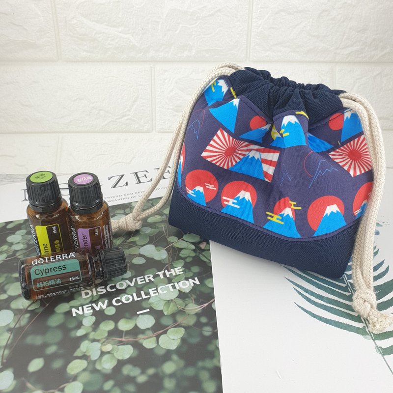 P-01 携带式精油收纳包 万用包 抽绳包 可摆放8支15ml精油 可绣字 - 香薰/精油/线香 - 棉．麻 