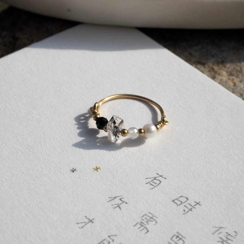黑碧玺 赫基蒙水晶 月光石 淡水珍珠 戒指 | 光的另一端 RG-00012 - 戒指 - 水晶 金色