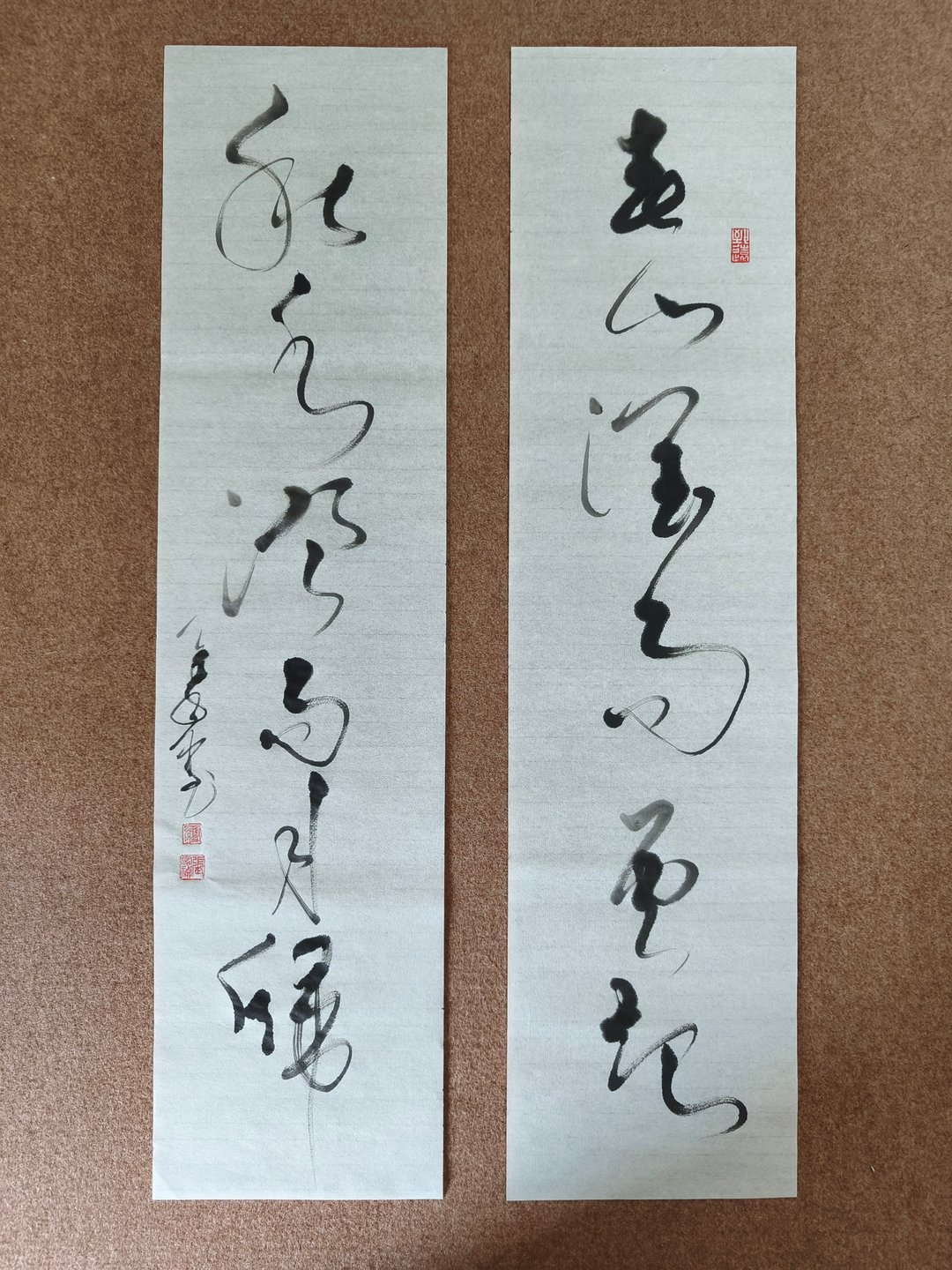 春山润而云起  对联  草书  未裱 - 墙贴/壁贴 - 纸 白色