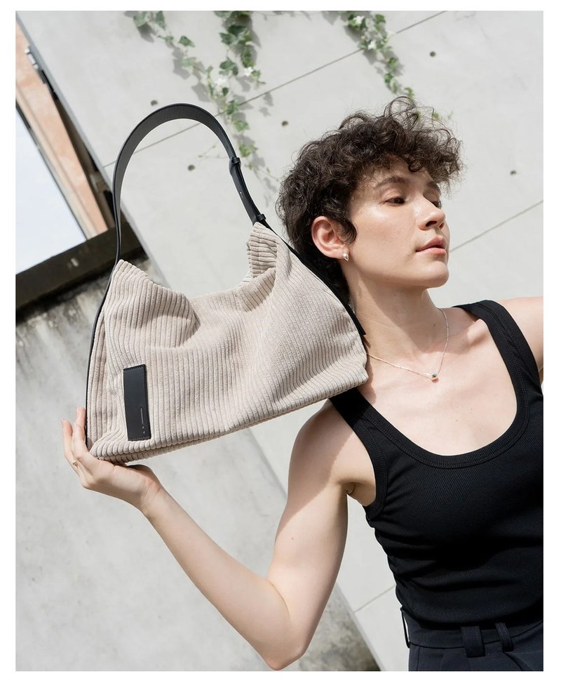 dashbrand DA34 Mini Carry All - Corduroy Taupe 简约风斜背包 - 手提包/手提袋 - 其他材质 卡其色