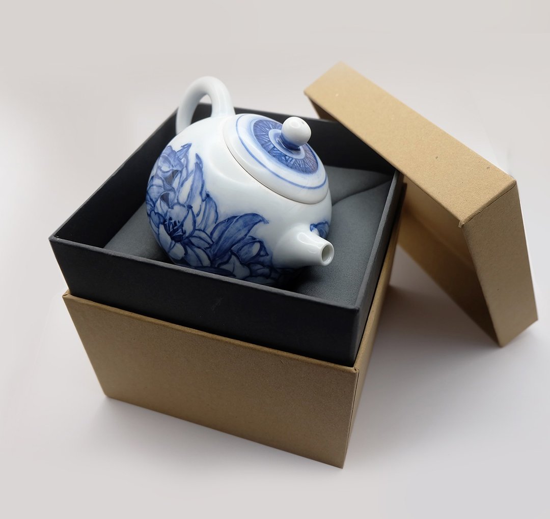 限时特价。青花手绘百合圆圆壶・精致包装。快速出货。 - 茶具/茶杯 - 瓷 