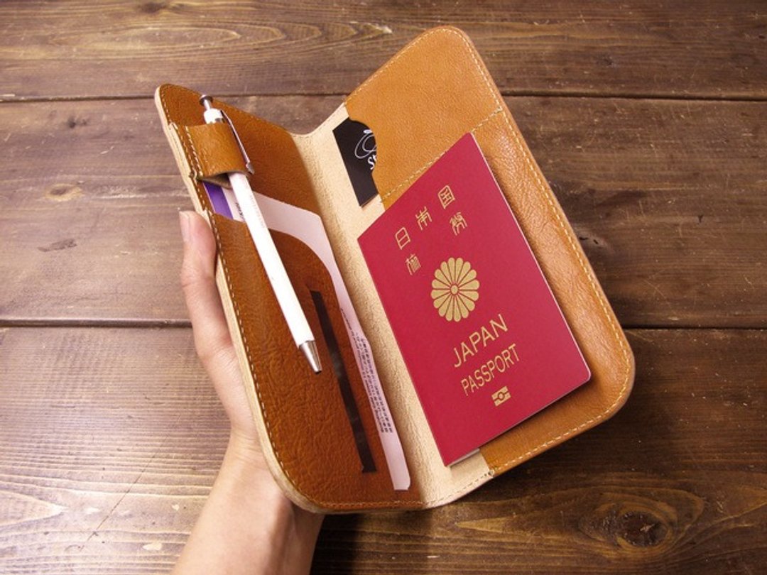 Leather passport holder (Brown) - 其他 - 真皮 咖啡色