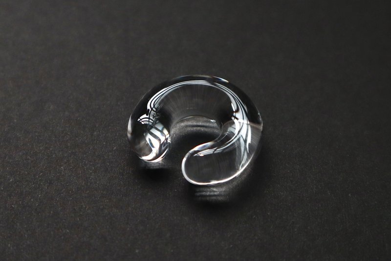 -Flickering- ear cuff 玻璃耳骨夹 - 耳环/耳夹 - 玻璃 透明