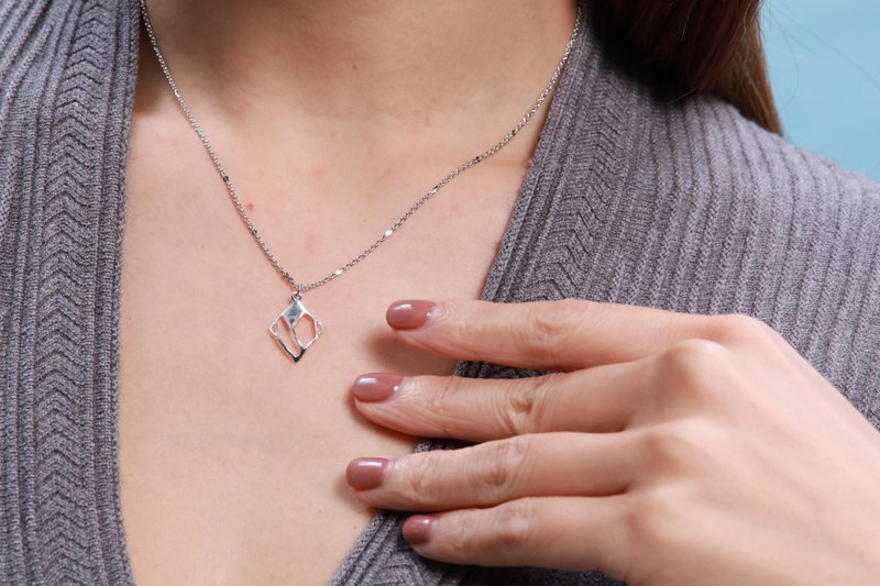 经典设计系列 - 几何意象造型项链-银 (NLAJA1045N) - 项链 - 银 银色