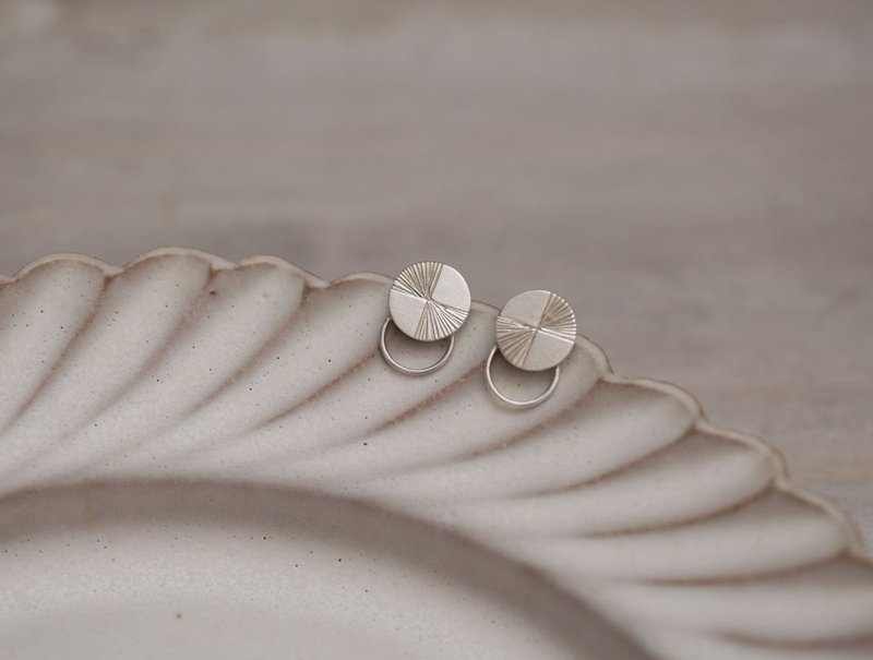 ni.kou 。A系列。纯银 绽放双圆 耳环 耳针 - 耳环/耳夹 - 纯银 银色