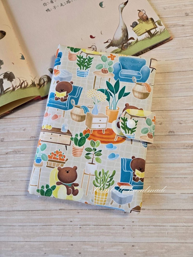 熊熊独处 绣字需加购卖场 宝宝手册套 儿童手册套 妈妈手册套 - 满月礼盒 - 棉．麻 金色