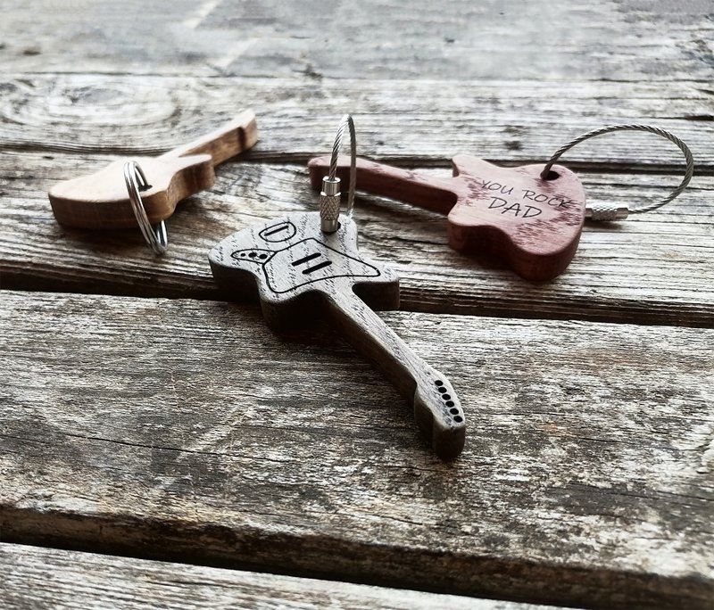 Personalized Wooden Guitar Keychain, Custom Engraved Keychain, Electric Guitar - 钥匙链/钥匙包 - 木头 黑色