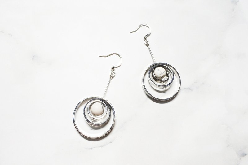 Pinkoi独家贩售【层层】天然石垂挂耳环 - 耳环/耳夹 - 其他金属 白色