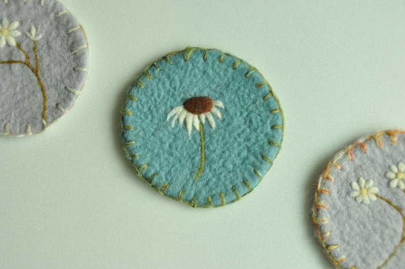 羊毛毡雏菊系列蓝色圆形杯垫 - 杯垫 - 羊毛 蓝色
