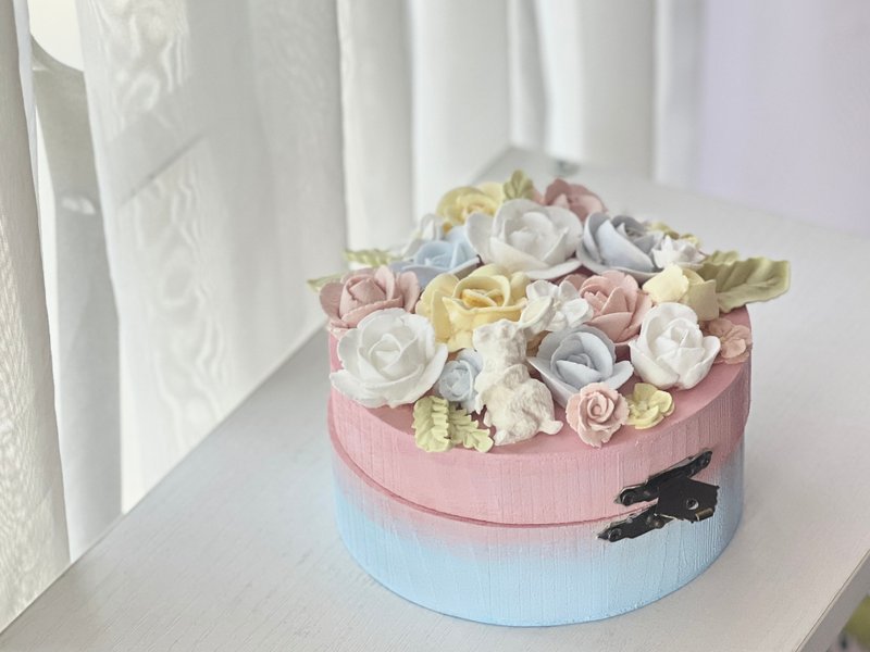 午夜的森林。裱花小木盒。小白兔春日探险记满花款 - 摆饰 - 粘土 粉红色