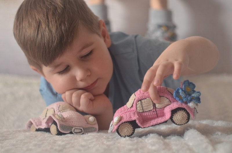 Retro car, classic beetle car, toy car - 玩具/玩偶 - 棉．麻 粉红色