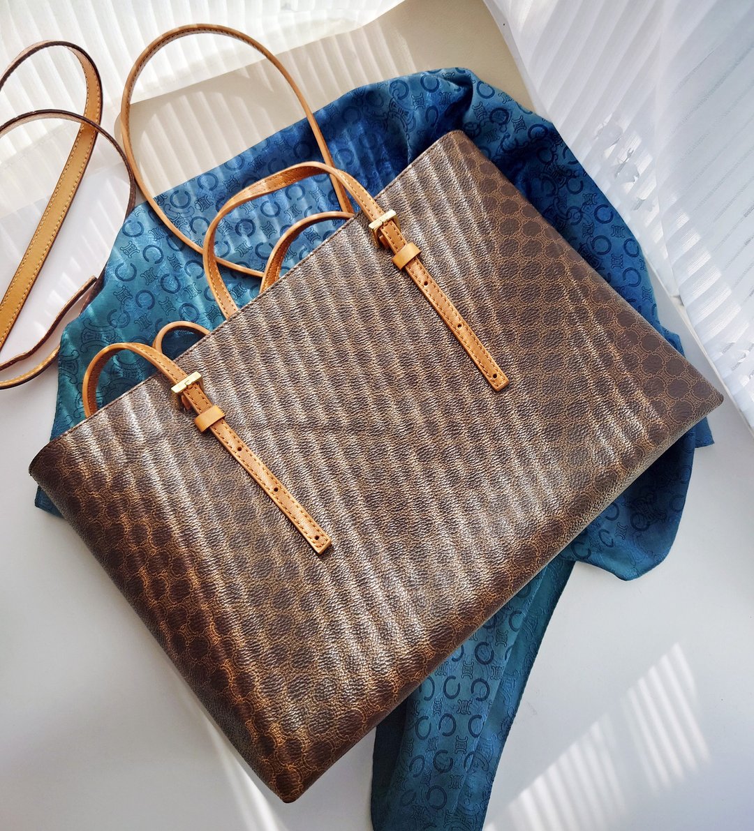 中古包 CELINE 棕花A4上学上班包通勤包单肩包公文包单背包单肩袋 - 侧背包/斜挎包 - 防水材质 咖啡色
