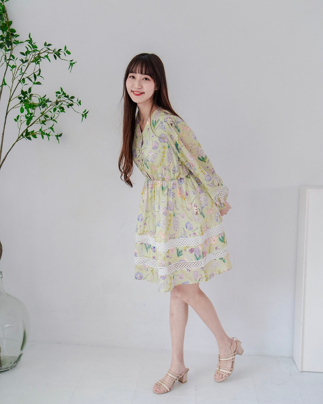 【英国伦敦】花窗蕾丝 松紧带 长袖小洋装 花园夏绿蒂 - 洋装/连衣裙 - 棉 绿色