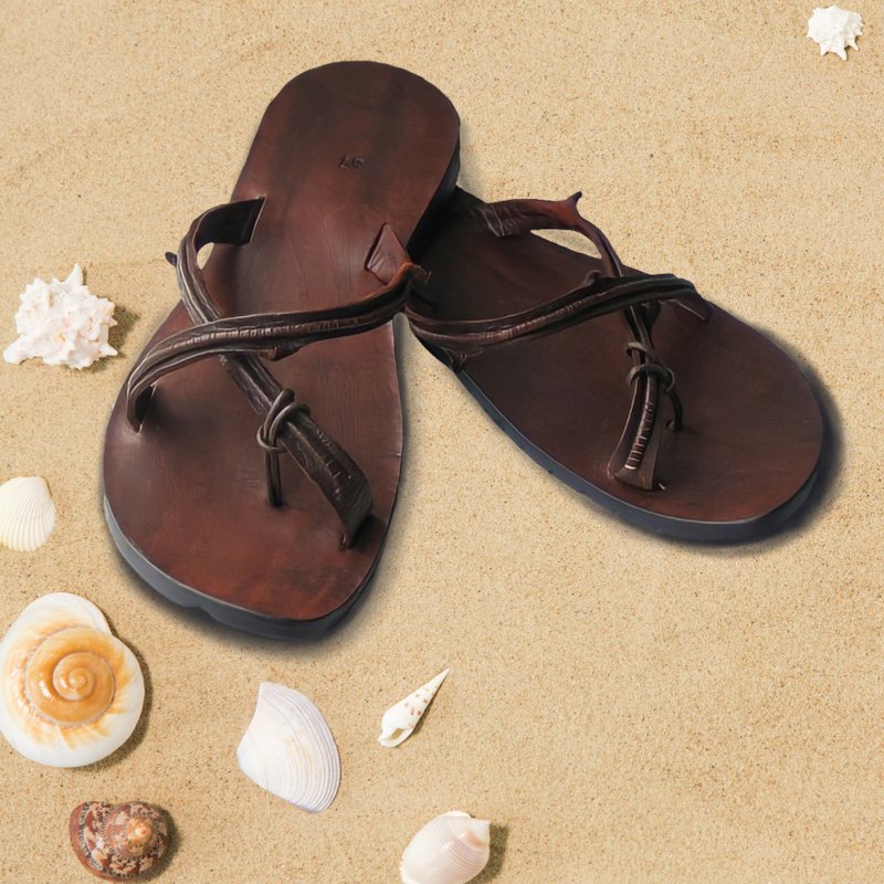 Handmade leather cross sandals in brown color - 男女凉鞋 - 真皮 咖啡色