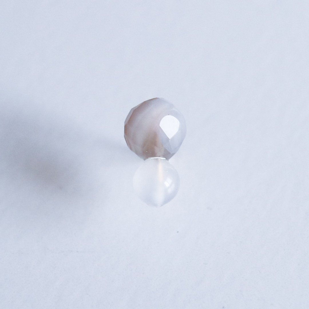 Grape Maru Pierce Gray - 耳环/耳夹 - 石头 灰色