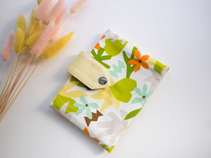 手作磁扣卫生棉包 白热带雨林 - 化妆包/杂物包 - 棉．麻 多色