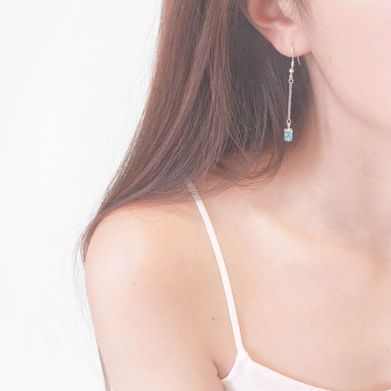 / 小骗子 / 磷灰石925纯银原石垂吊耳环 - 耳环/耳夹 - 半宝石 蓝色