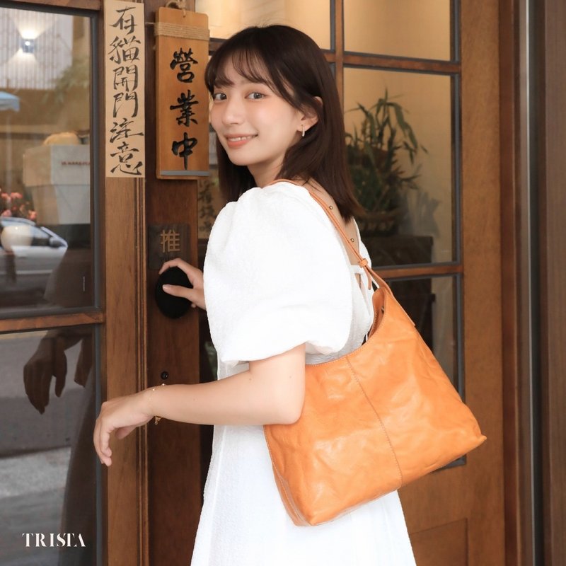 欧萝拉 真皮微笑半月包 - 侧背包/斜挎包 - 真皮 多色