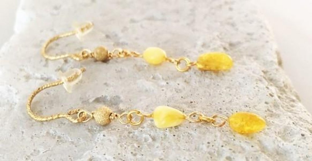Baltic ◇ Amber rough ◇ K14GF earrings - 耳环/耳夹 - 宝石 
