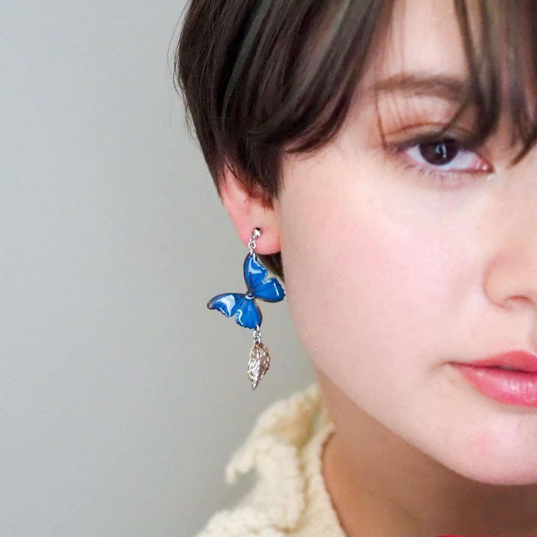 Ocean Blue Butterfly Earrings with leaf - 耳环/耳夹 - 其他材质 蓝色