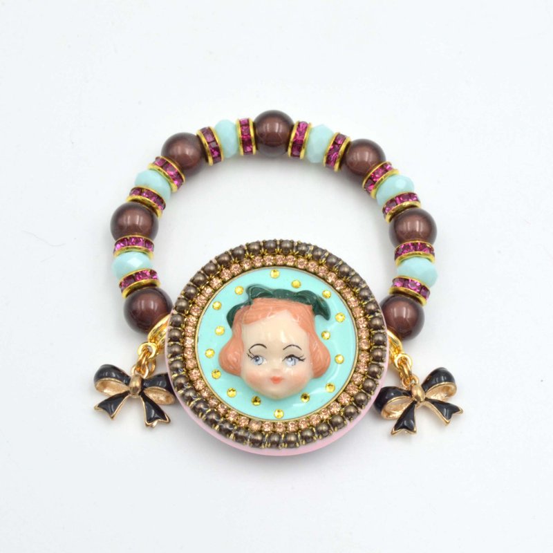 *TIMBEE LO 立体蝴蝶结娃娃串珠橡筋手链 围边水晶装饰花边贝壳珍珠 原创设计 - 手链/手环 - 其他材质 红色