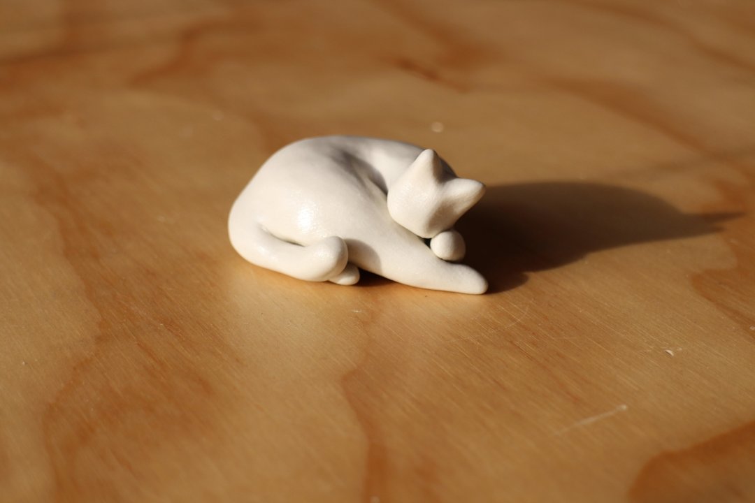 找找猫(帮您绘制家中的猫猫斑纹)-睡觉猫猫 - 花瓶/陶器 - 瓷 白色