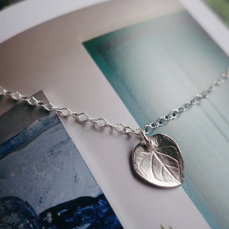 珍稀拓印【圆叶】999纯银/项链吊坠/银黏土手作 - 项链 - 纯银 银色