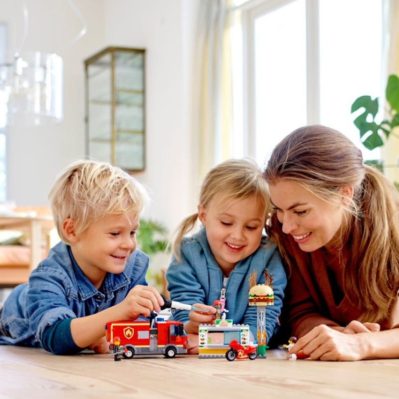 LEGO乐高 - 城市系列 - 汉堡餐厅火灾救援 - 60214 - 玩偶/公仔 - 塑料 多色