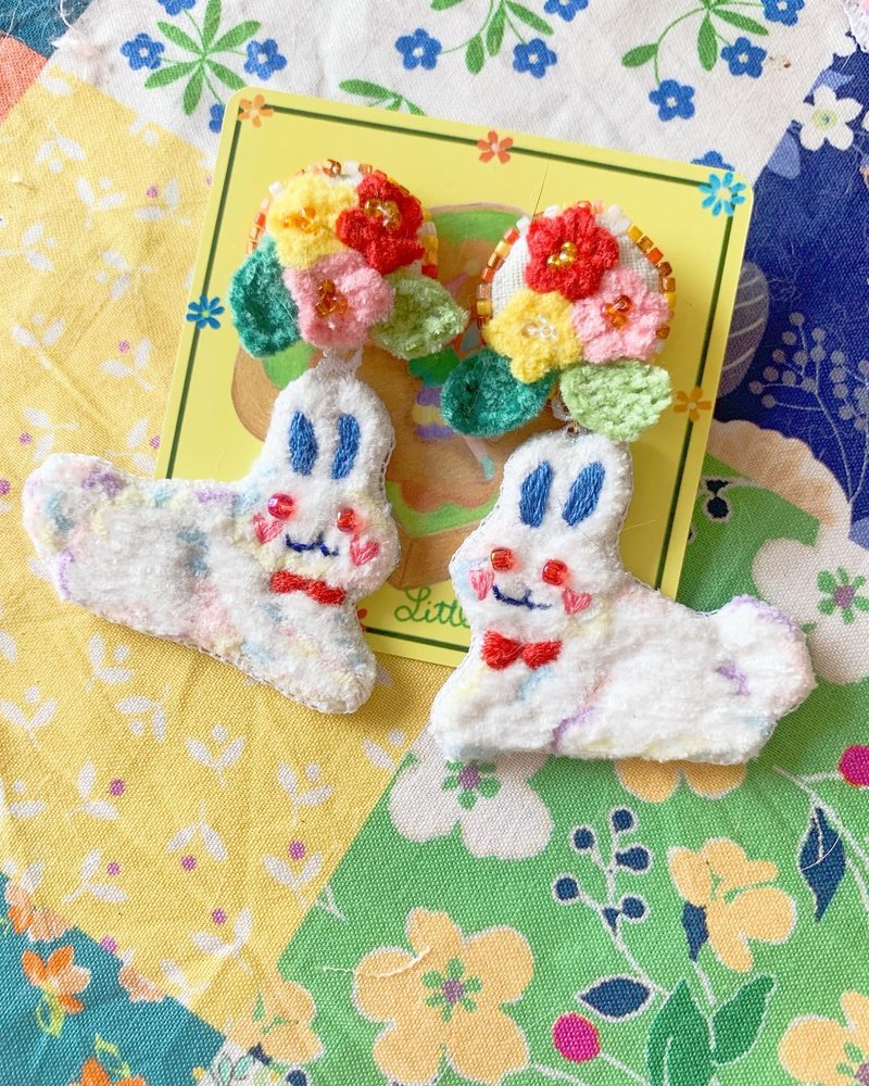 My Bunny birthday cake 毛绒绒白兔蛋糕耳环 - 耳环/耳夹 - 绣线 白色