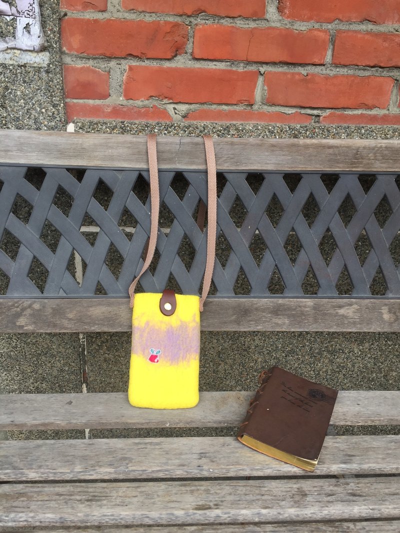 设计款式 只做一件 手机袋 羊乐多羊毛毡乐园 - 侧背包/斜挎包 - 羊毛 