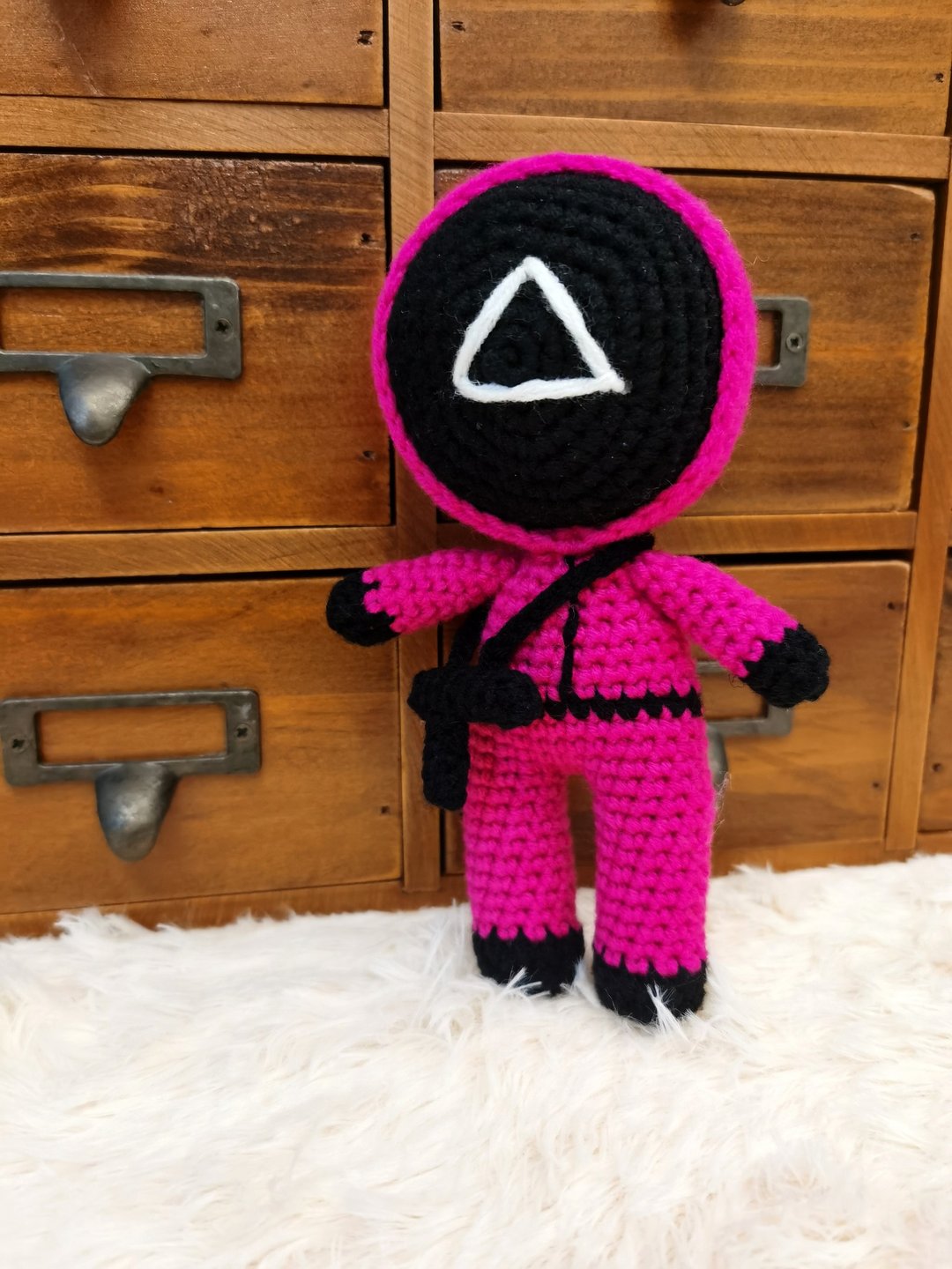 Handmade Crochet/ Amigurumi Squid Game Pink Soldiers - 玩偶/公仔 - 棉．麻 粉红色