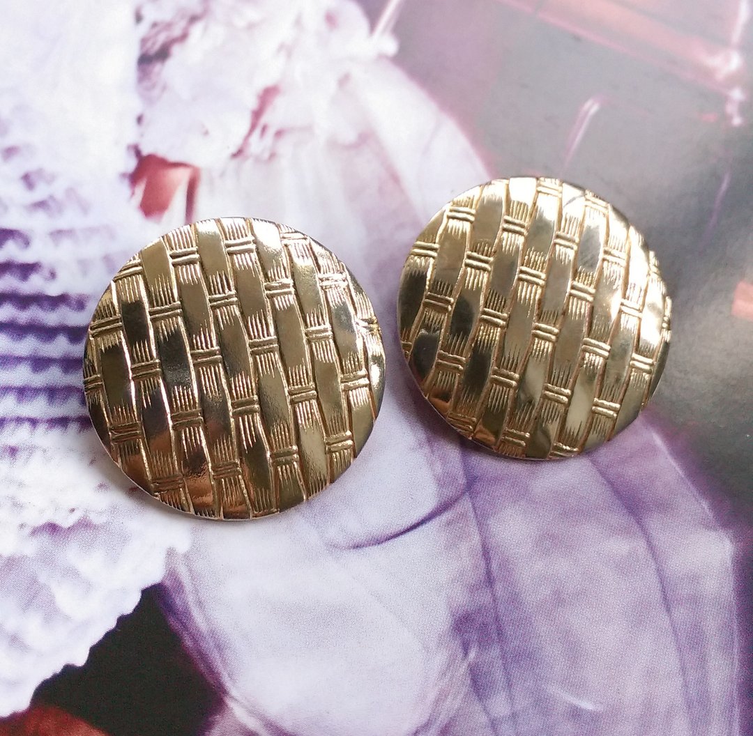 墙 大圆 夹式耳环。西洋古董饰品 - 耳环/耳夹 - 其他金属 金色