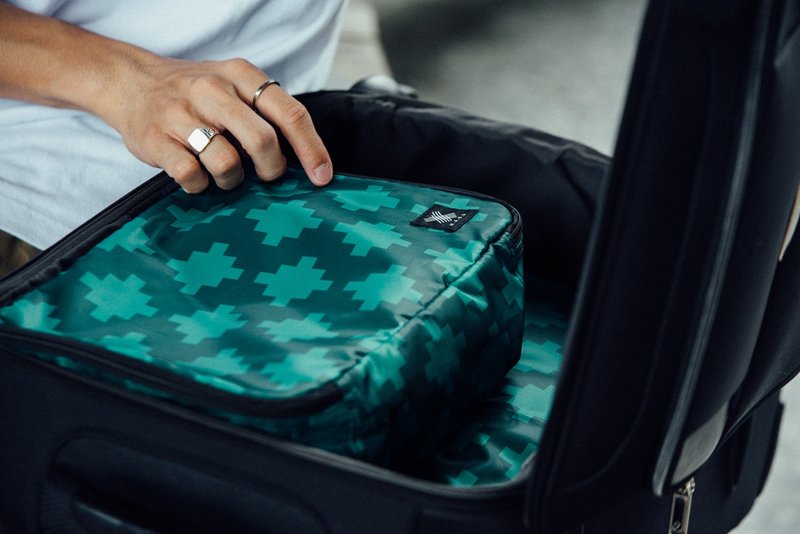 【HotSummer】出游日 (一套二件) 防泼水 旅行大容量收纳包- 绿色 - 化妆包/杂物包 - 聚酯纤维 绿色