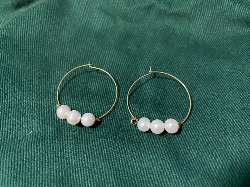 珠圆玉润 耳环 - 耳环/耳夹 - 铜/黄铜 金色