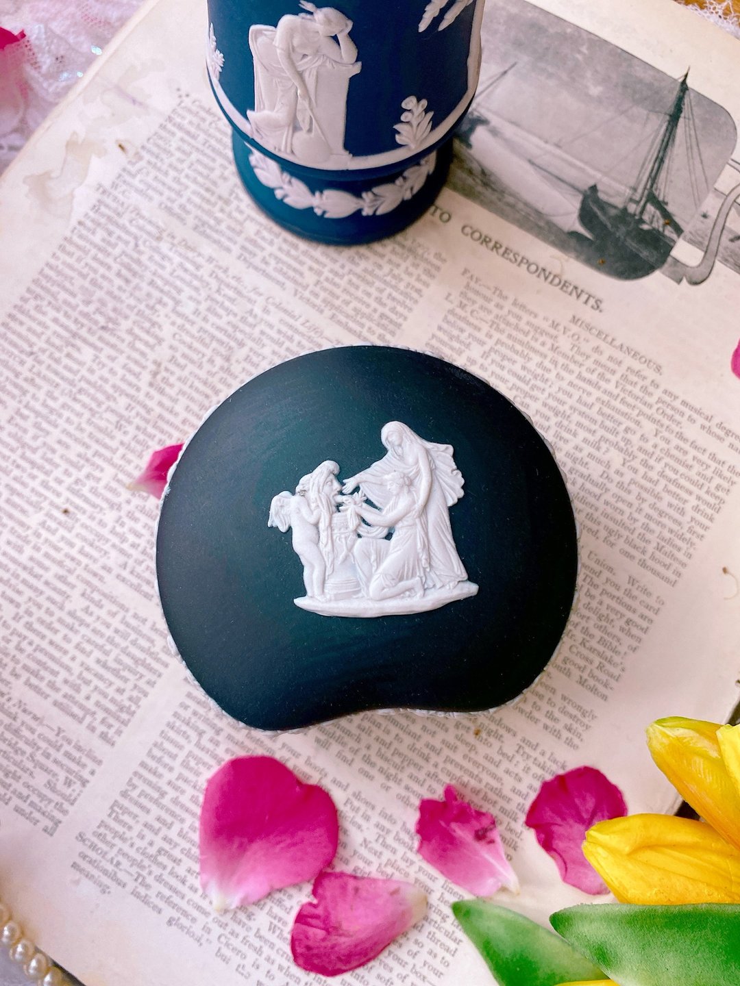 英国制Wedgwood jasper黑色浮雕希腊神话珠宝盒饰品盒情人节礼物 - 收纳用品 - 瓷 黑色