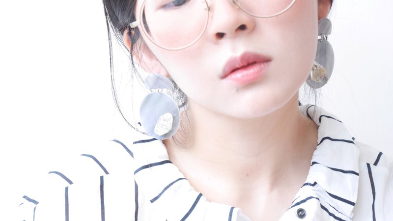 耳环 ピアス / イヤリング  | 圆顶宇宙 - 耳环/耳夹 - 树脂 灰色