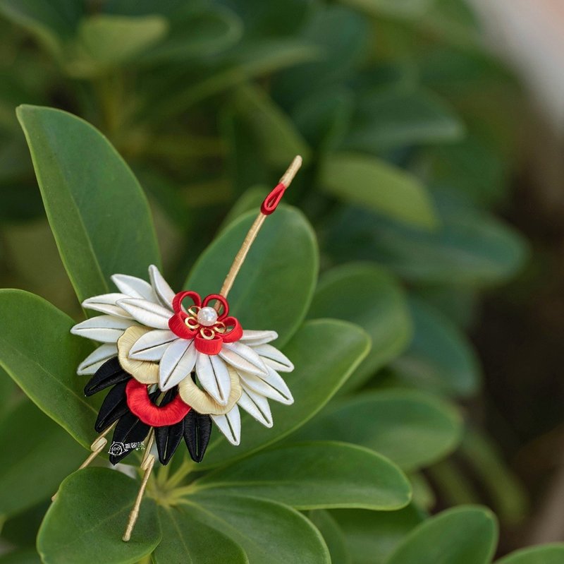 小鹤鹤-发夹/别针两用 (红色) - 徽章/别针 - 绣线 